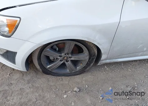 2016 Chevrolet Sonic Rs Auto z USA, uszkodzony, nr VIN 1G1JG6SB2G4101859